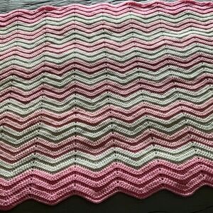 Crochet Baby Blanket Pink White‎ Chevron Handmade Nursery Vintage